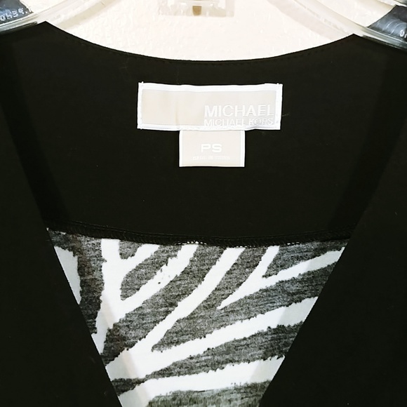 Michael Kors  Black & White Top Cap Sleeve sz. SP - Picture 3 of 7